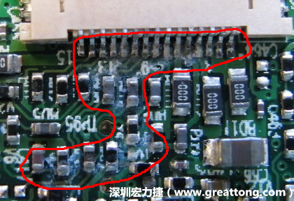 電路板疑似腐蝕氧化，懷疑電流異常過熱造成