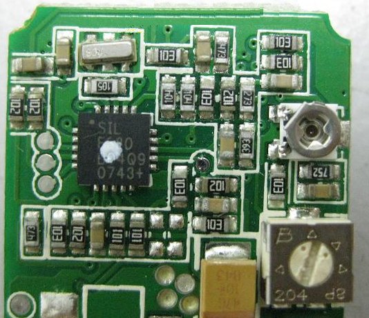 PCBA加工IC元件主要分為DIP及SMD兩大類，DIP 插件的IC，SMD (Surface Mount Device) 表面貼裝元件。